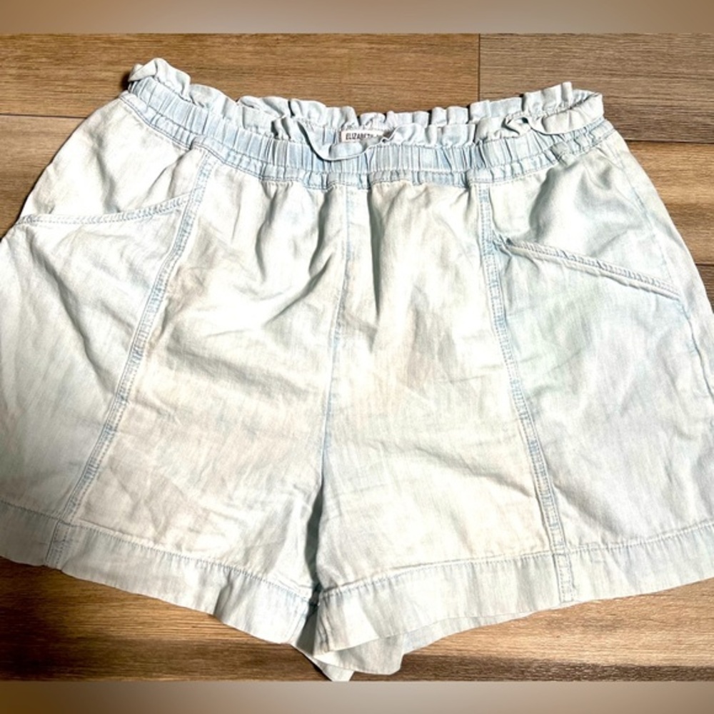 Elizabeth and James Women Shorts- Large‎